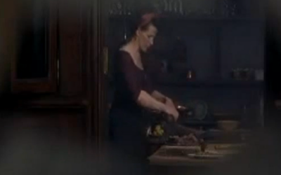 Vianne Sets Up Shop (Chocolat)